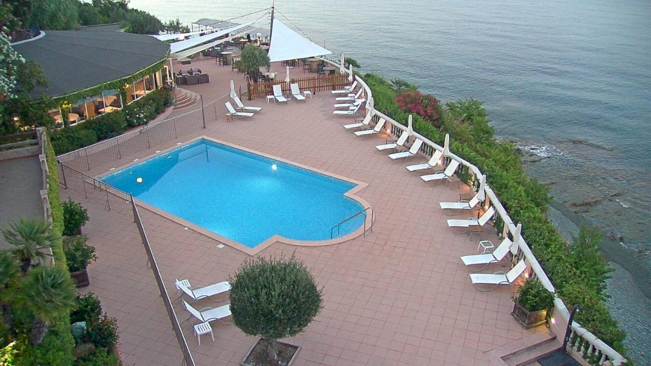 Alivi Hotel Ville-di-Pietrabugno ภายนอก รูปภาพ