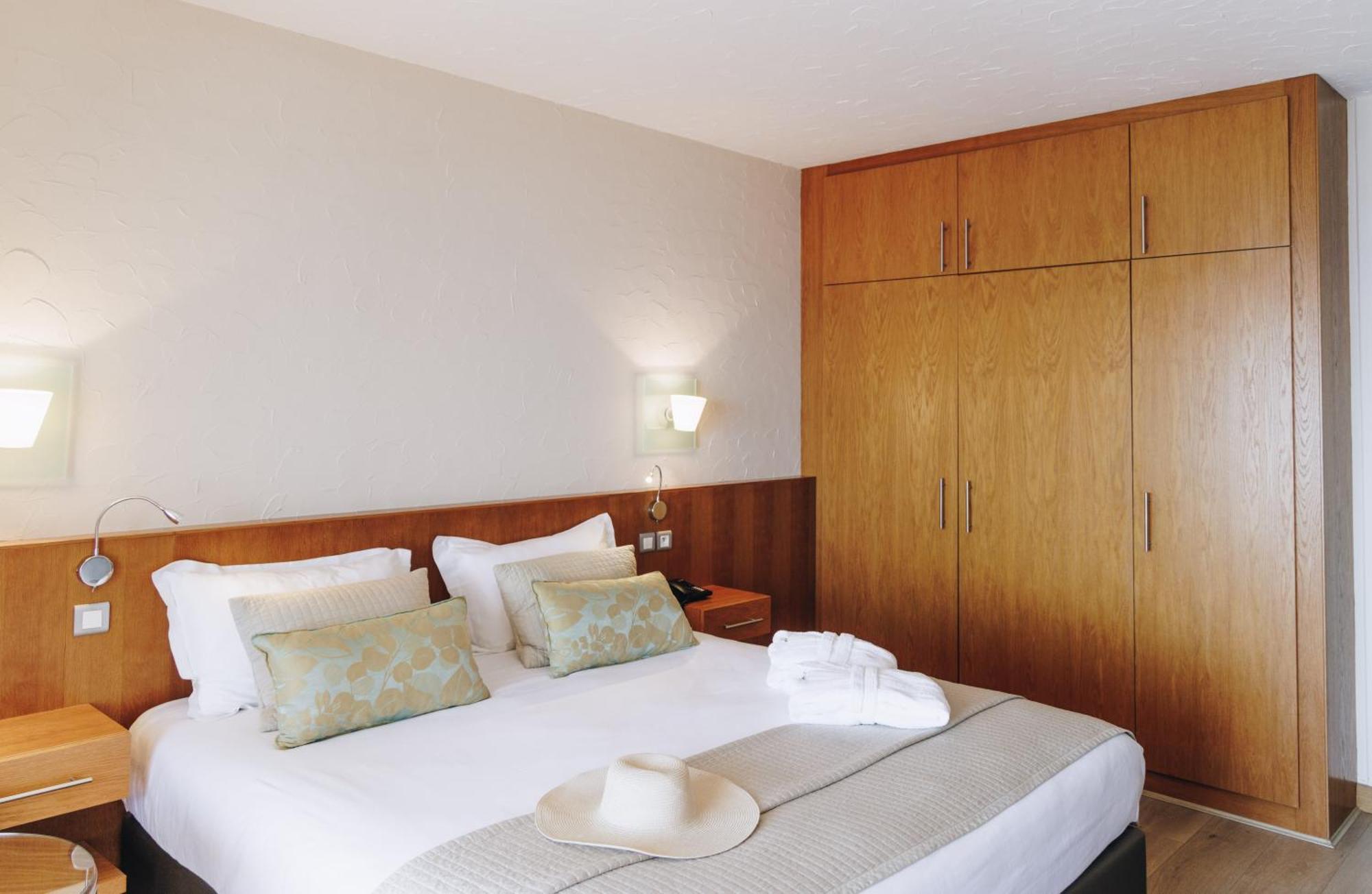 Alivi Hotel Ville-di-Pietrabugno ภายนอก รูปภาพ