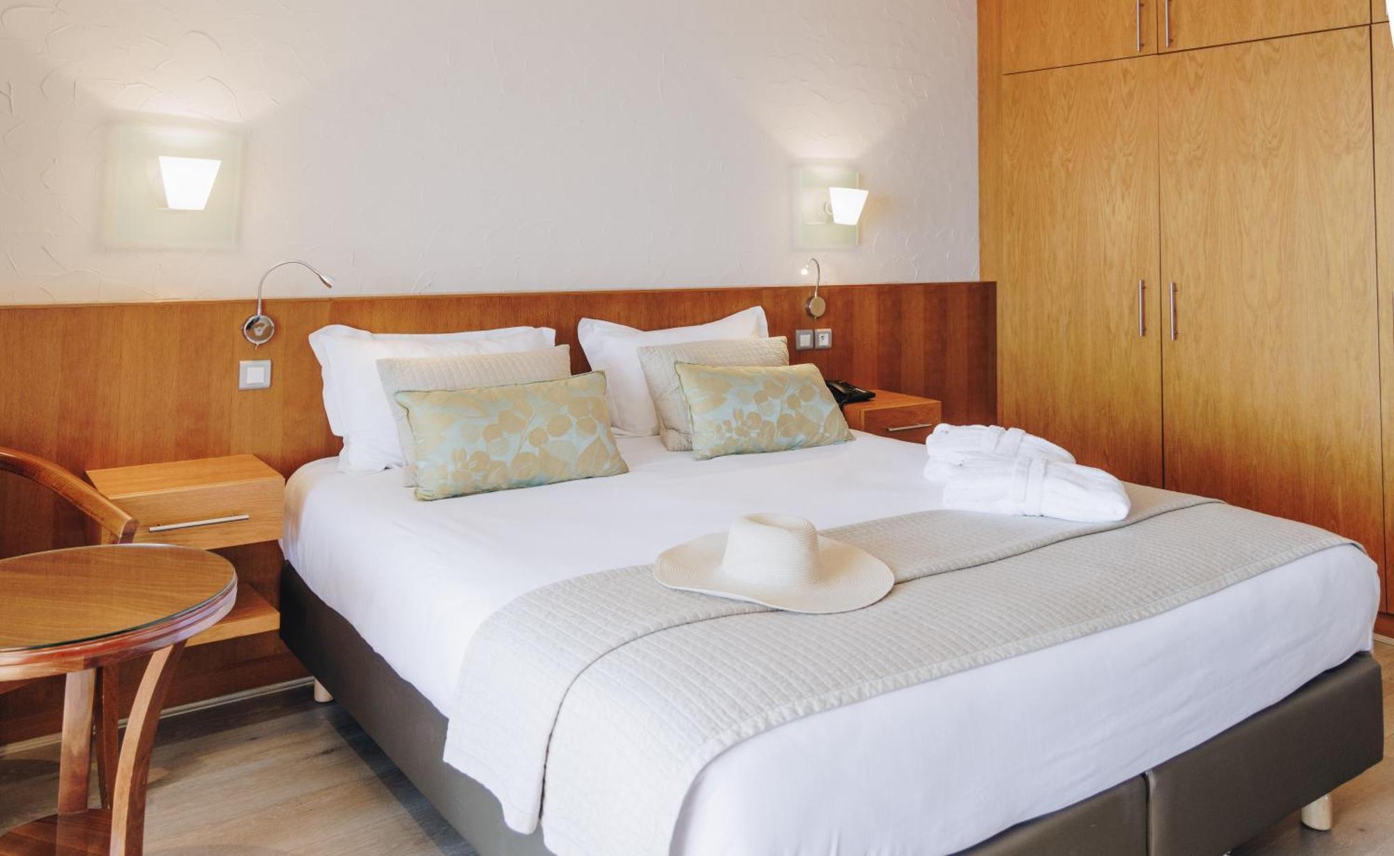 Alivi Hotel Ville-di-Pietrabugno ภายนอก รูปภาพ